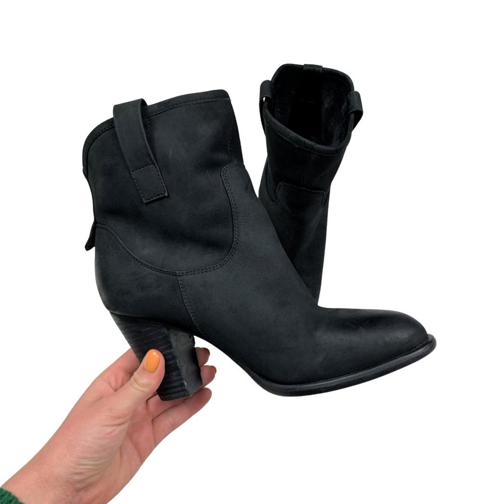 CHINESE LAUNDRY Fall Booties